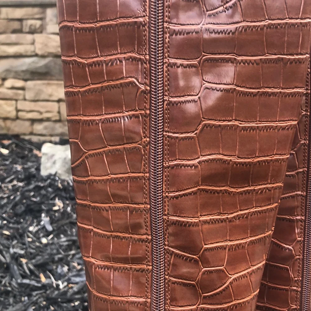 Billini Brown Croc-Patterned Heeled Boots. Excellent condition. Size 6. - Picture 10 of 12